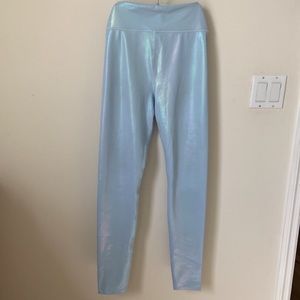 Carbon 38 leggings wore 2 times they are a baby blue